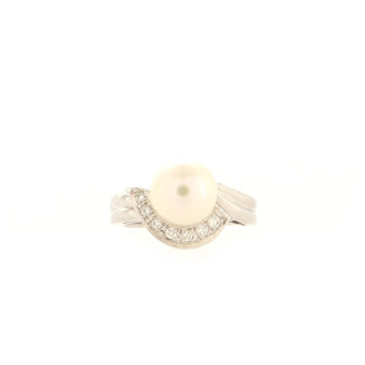Mikimoto Pearl Ring Platinum with Diamonds and Pearl