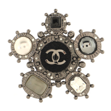 Chanel CC Baroque Brooch Metal with Tweed, Cabochons, Crystals and Faux Pearls