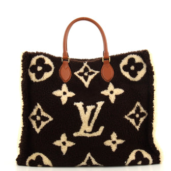 Louis Vuitton OnTheGo Tote Monogram Giant Teddy Fleece GM