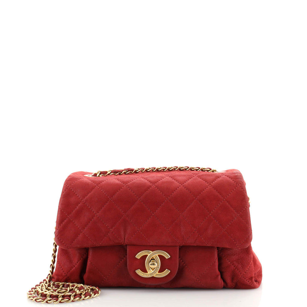 Chanel Chic Quilt Flap Bag Quilted Iridescent Calfskin Small Red