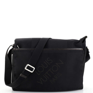Louis Vuitton Geant Messenger Bag Damier Geant Canvas