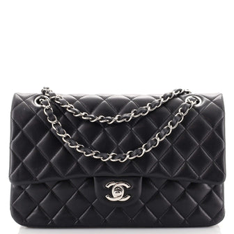servitrice Analytisk skepsis Chanel Classic Double Flap Bag Quilted Lambskin Medium Black 1900895