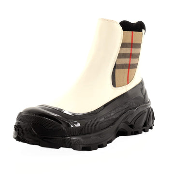 Women's GH3 Story 26 Pull On Boots Leather and Rubber with Vintage Check Detail