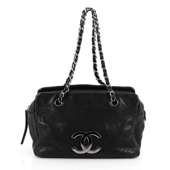 Chanel Diamond Stitch Tote Calfskin Small Black