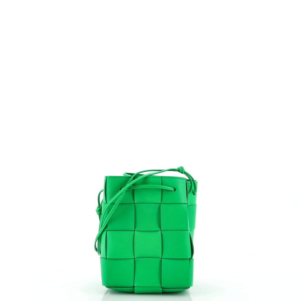 Bottega Veneta Cassette Bucket Bag Maxi Intrecciato Leather Small Green