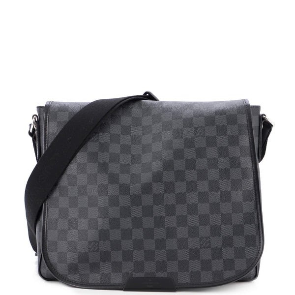 Louis Vuitton Daniel MM Damier Graphite Crossbody Messenger Shoulder Bag!