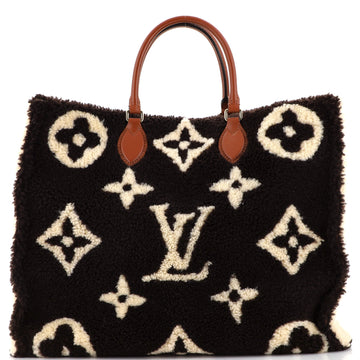 Louis Vuitton OnTheGo Tote Monogram Giant Teddy Fleece GM