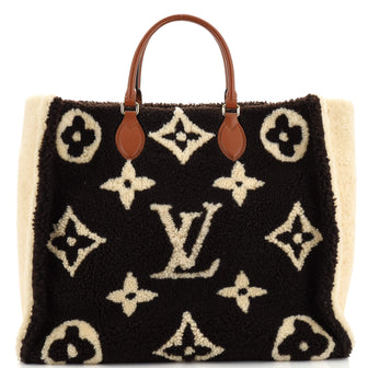 Louis Vuitton OnTheGo Tote Monogram Giant Teddy Fleece GM
