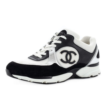 Chanel Women's CC Low-Top Sneakers Leather and Fabric with Suede