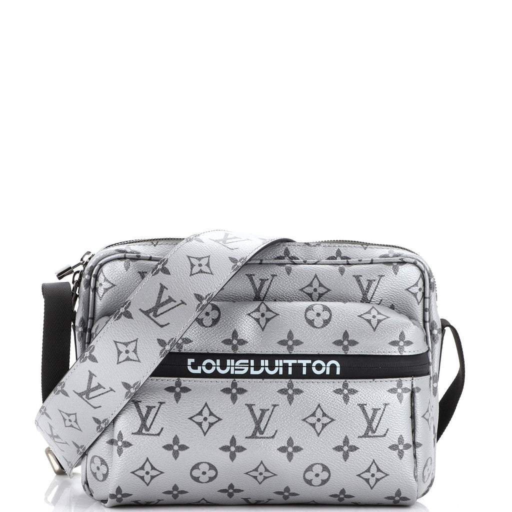 Louis Vuitton Outdoor Messenger Bag – LuxuryPromise
