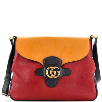 Gucci GG Marmont Messenger Bag Leather Medium