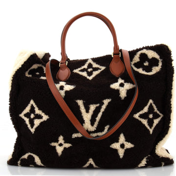 Louis Vuitton OnTheGo Tote Monogram Giant Teddy Fleece GM