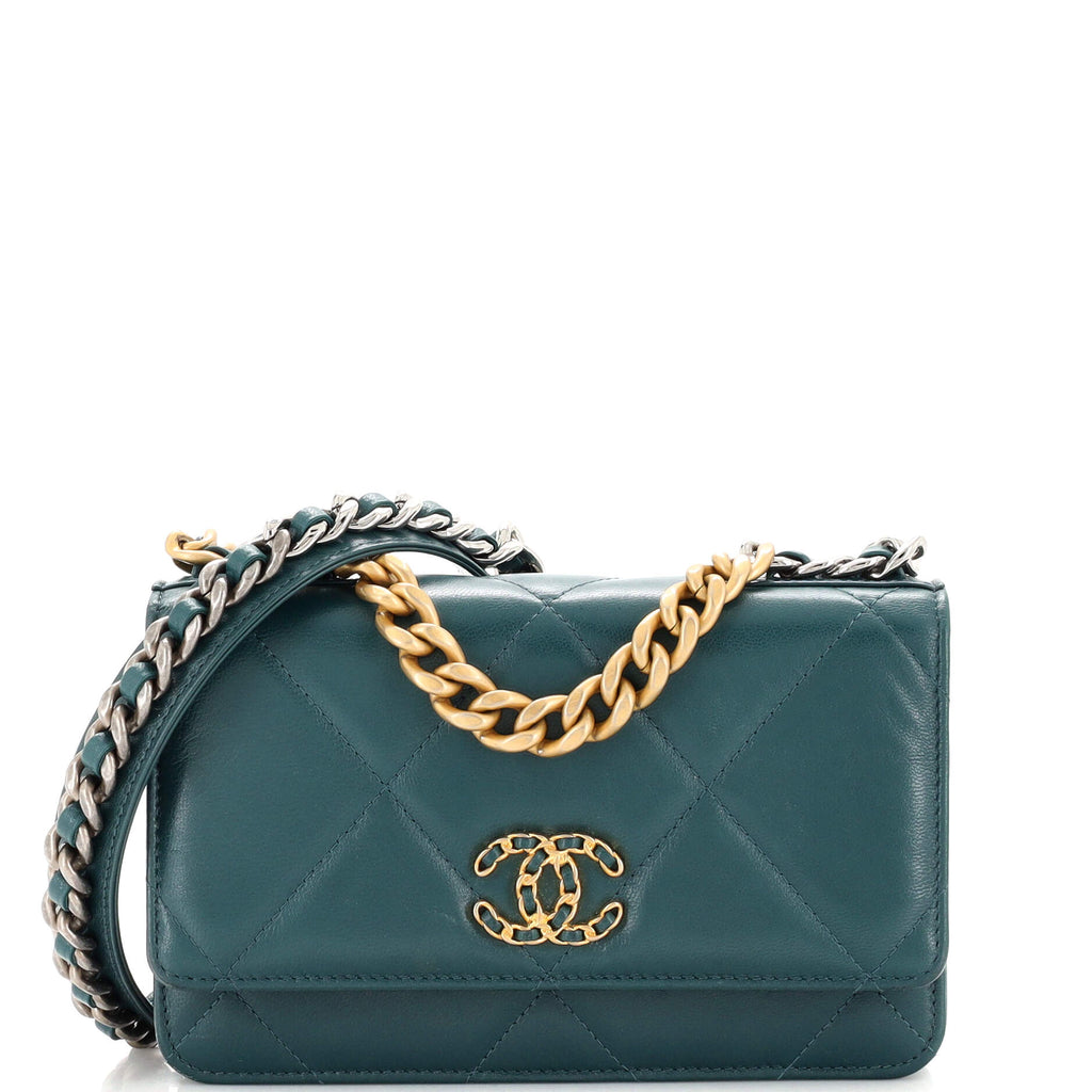 Chanel 19 Wallet on Chain Quilted Goatskin Green 2253811