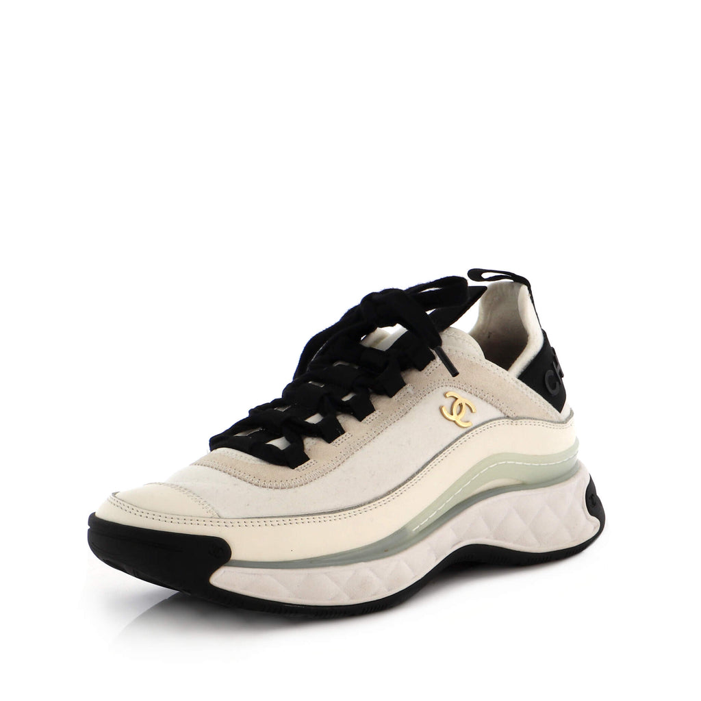 Airfield Positiv Hellere Chanel Women's CC Cap Toe Logo Sneakers Suede and Mixed Fibers White 2259554