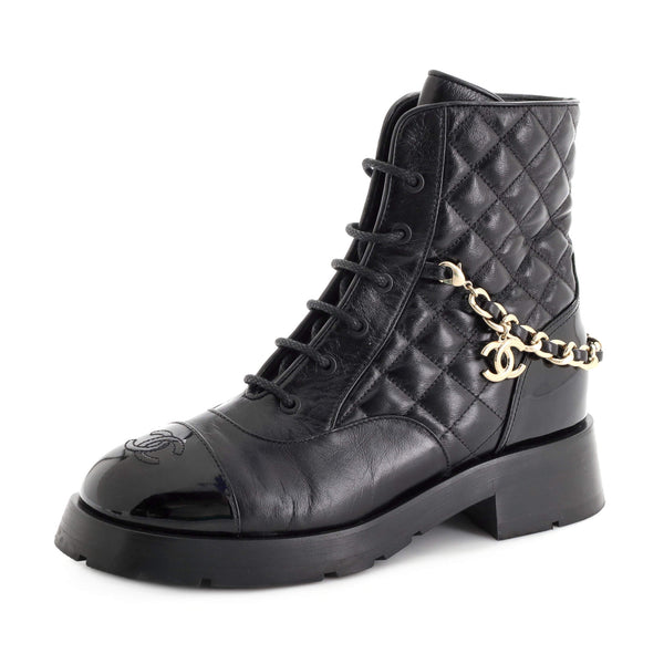 Chanel Women's Chain CC Cap Toe Lace Up Combat Boots Quilted Leather Neutral