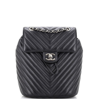 Urban spirit leather backpack Chanel Silver in Leather - 23301741