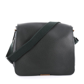 Louis Vuitton Viktor Messenger Bag Taiga Leather Green 2298903