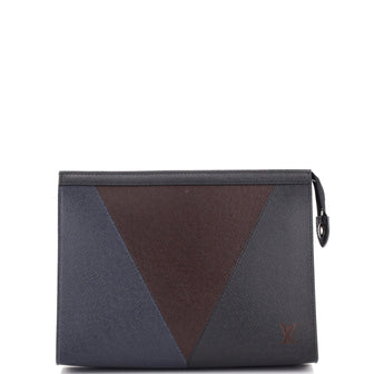 LOUIS VUITTON VOYAGE MM TAIGA LEATHER CLUTCH