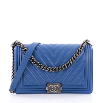 Chanel Boy Flap Bag Chevron Calfskin New Medium Blue