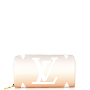 Louis Vuitton Zippy Wallet By The Pool Monogram Giant