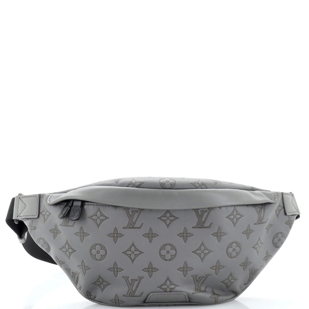 Louis Vuitton Monogram Shadow Discovery Bumbag - Tín đồ hàng hiệu