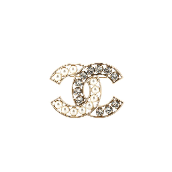 chanel pearl cc logo brooch