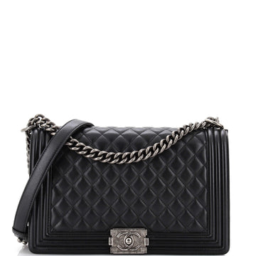 Chanel Boy Flap Bag Quilted Caviar New Medium