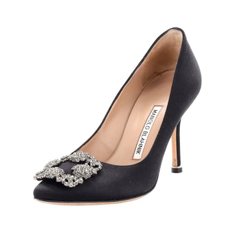 Manolo Blahnik Women's Hangisi Pumps Satin 90