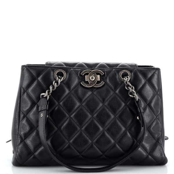 Chanel Small Wavy Caviar Hobo w/Tags - Blue Shoulder Bags, Handbags -  CHA910487