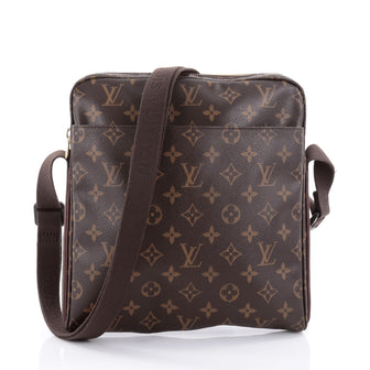 Louis Vuitton Trotteur Beaubourg Handbag Monogram Canvas 2461001