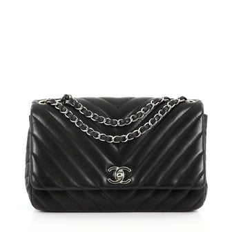 Chanel Surpique Chevron Chain Flap Bag Quilted Lambskin black 2539501