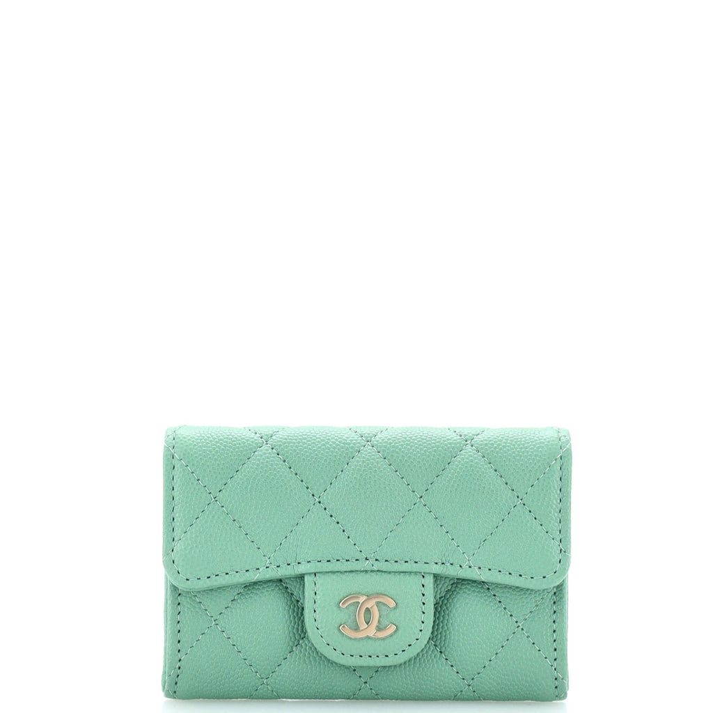 Classic Flap Card Case Quilted Caviar / green