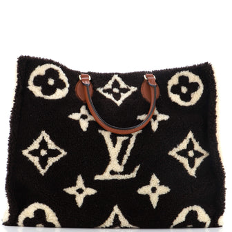 Louis Vuitton OnTheGo Tote Monogram Giant Teddy Fleece GM