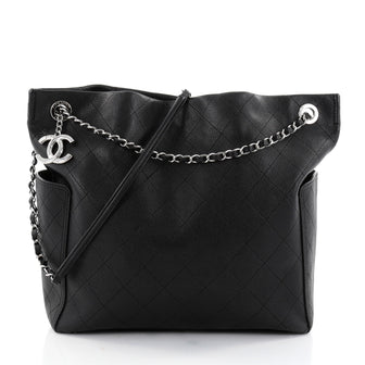 Chanel CC Pocket Tote Quilted Caviar Medium Black 2589601
