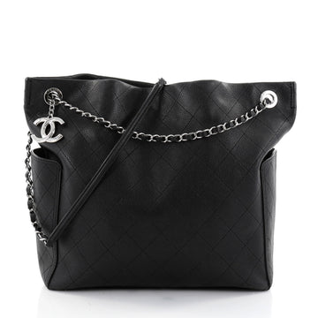 Chanel CC Pocket Tote Quilted Caviar Medium Black 2589601
