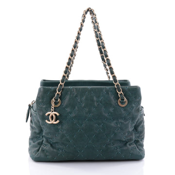 Chanel Ultimate Stitch Zip Tote Caviar Medium Green 2692703