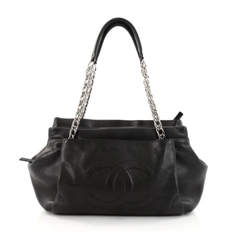 Chanel CC Tuck Tote Caviar Medium Black 2729501
