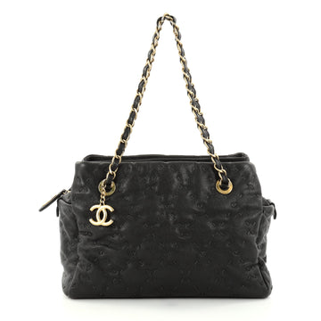 Chanel Ultimate Stitch Zip Tote Caviar Medium Black 2792307