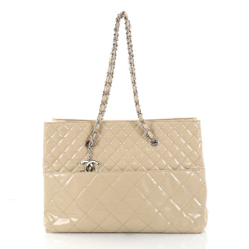 Chanel In The Business Tote Quilted Patent Vinyl Large 2855005