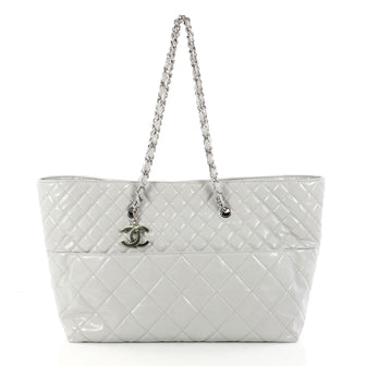 Chanel In The Business Tote Quilted Patent Vinyl Large 2940404