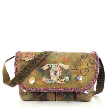Chanel On The Pavements Graffiti Messenger Bag Canvas Large Green 3108301