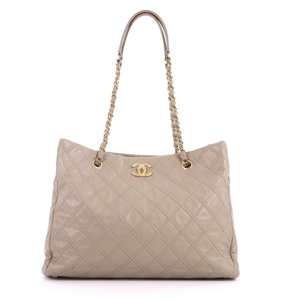 ゆかりん　3点まとめ買い　Dior CHANEL Chanel Thin City Accordion Tote Quilted Calfskin Large 32697