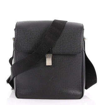 Louis Vuitton Yaranga Messenger Bag Taiga Leather Medium 3350404