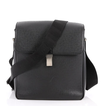 Louis Vuitton Yaranga Messenger Bag Taiga Leather Medium 3350404