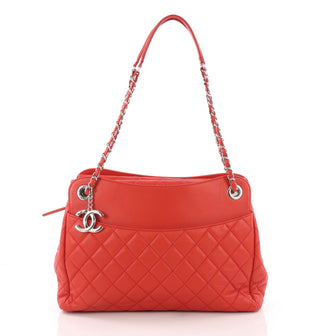 Chanel 7 Tote Quilted Lambskin Large Red 3678102
