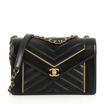  Chanel Reversed Flap Bag Chevron Lambskin Medium Black 370371