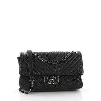 Chanel CC Crossing Flap Bag Chevron Lambskin Small Black 370381