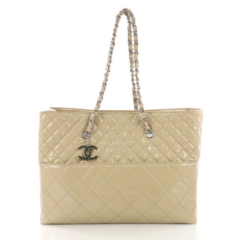 Chanel In The Business Tote Quilted Patent Vinyl Large 374566