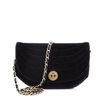 Chanel Model: Vintage Crescent Flap Bag Horizontal Quilted Velvet Medium Black 38245/1