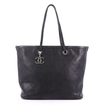 Fever Tote Quilted Caviar Medium